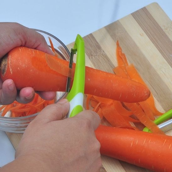 éplucheur-à-pommes-carottes