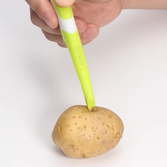 éplucheur-à-pommes-pointe