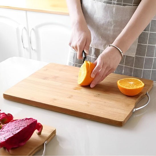 planche-a-decouper-en-bois-orange