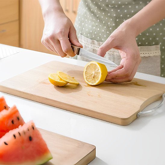 planche-a-decouper-en-bois-citron
