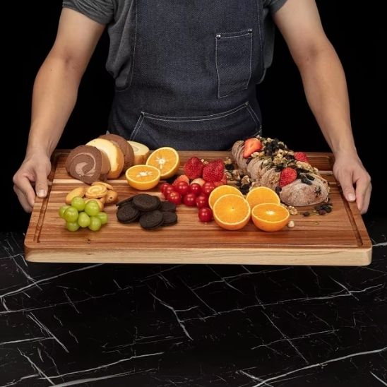planche-a-decouper-en-bois-service-plateau