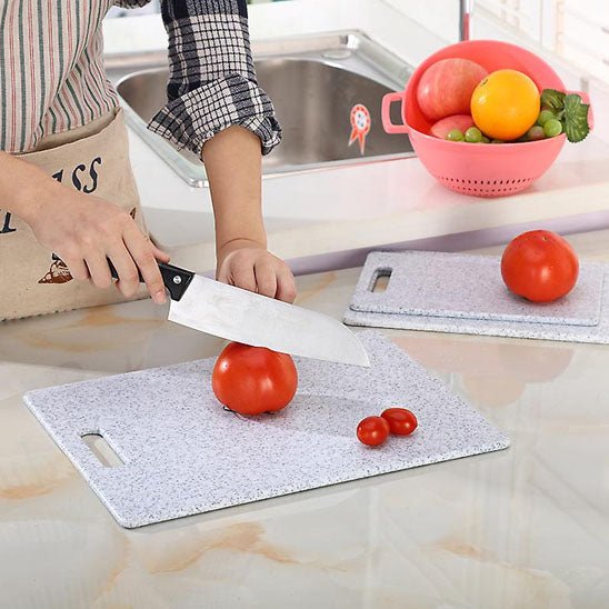 planche-a-decouper-grosse-tomate
