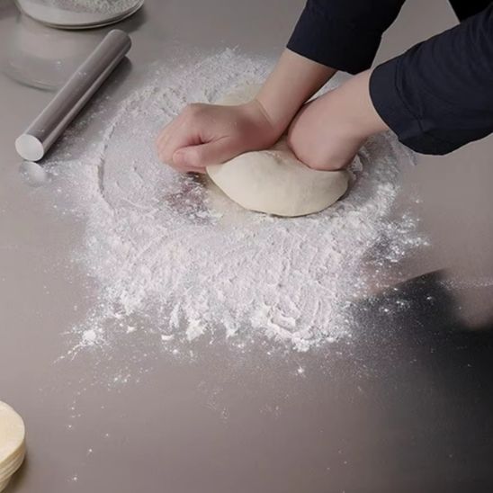 planche-a-decouper-farine-poudre
